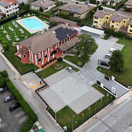 Hotel Residence - Il Giardino Del Cigno Latisana Exterior foto