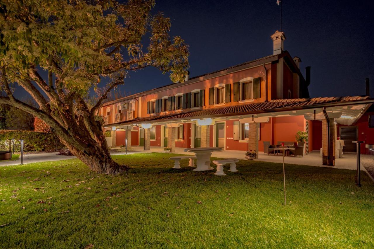 Hotel Residence - Il Giardino Del Cigno Latisana Exterior foto