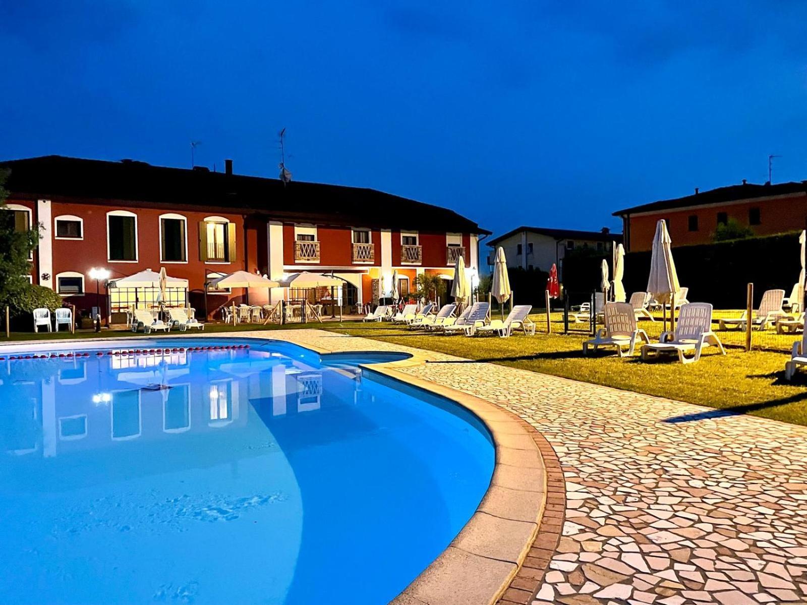 Hotel Residence - Il Giardino Del Cigno Latisana Exterior foto