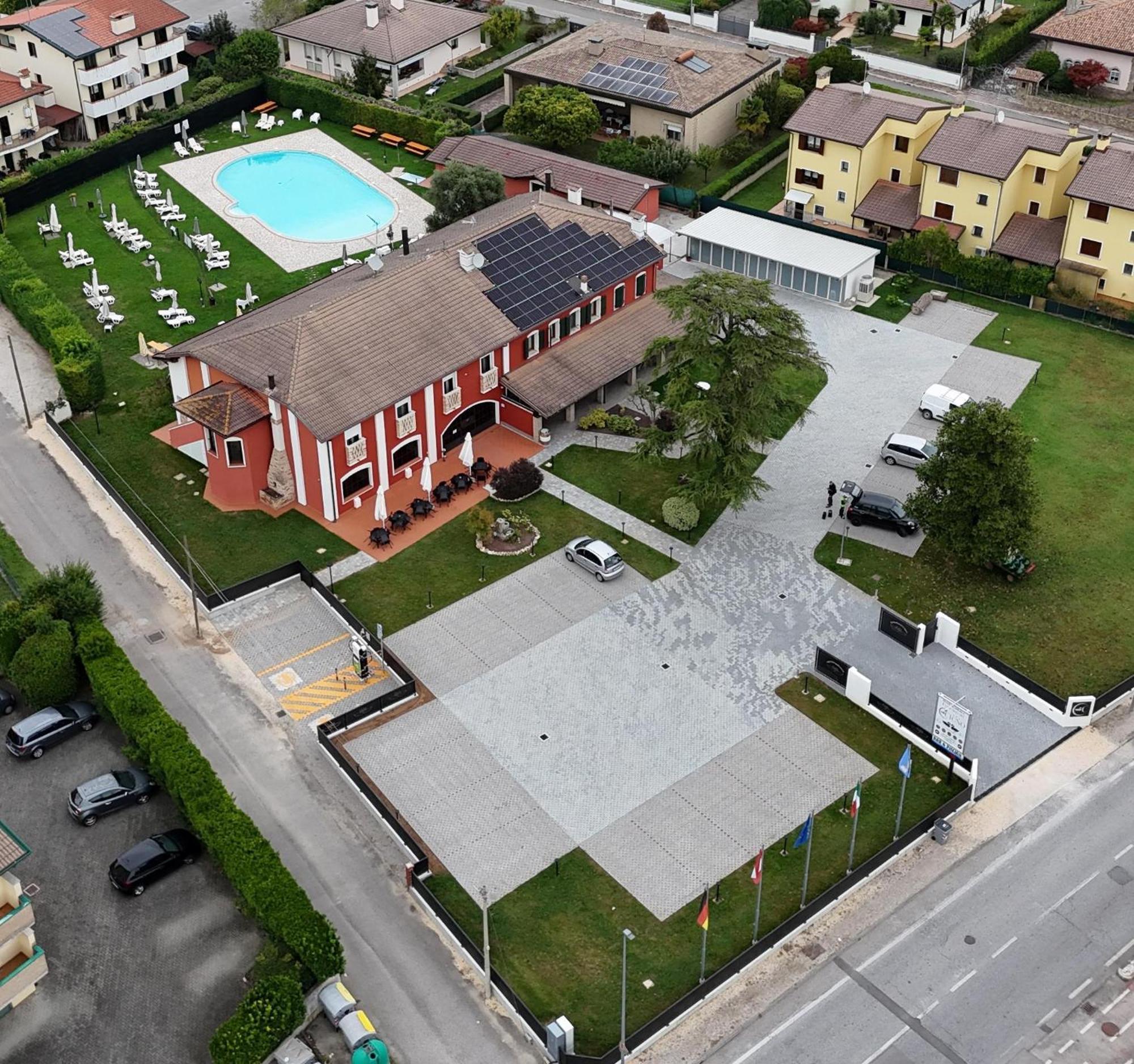 Hotel Residence - Il Giardino Del Cigno Latisana Exterior foto