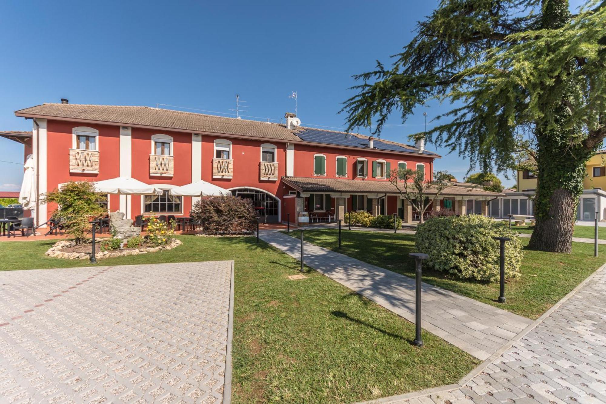 Hotel Residence - Il Giardino Del Cigno Latisana Exterior foto
