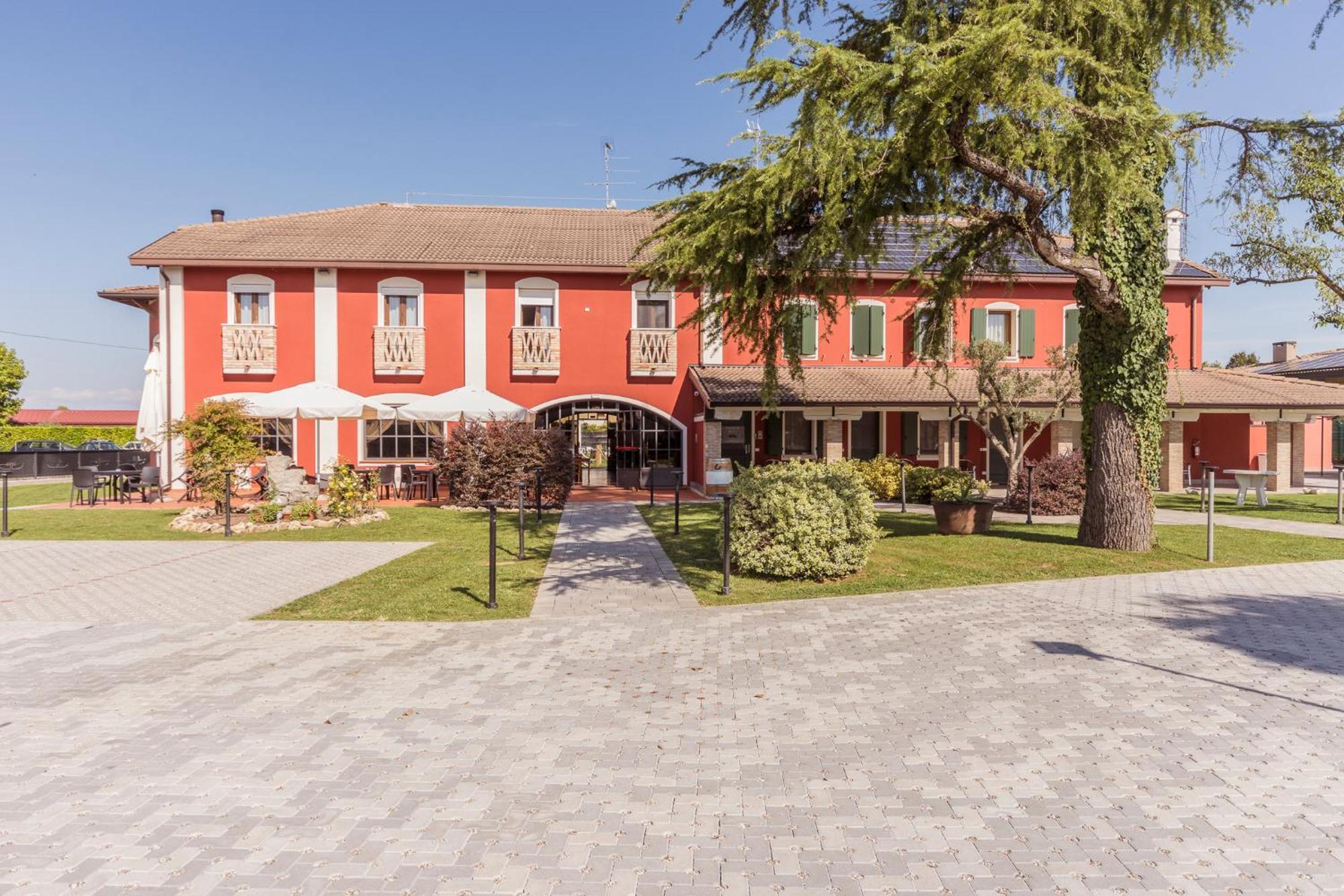Hotel Residence - Il Giardino Del Cigno Latisana Exterior foto