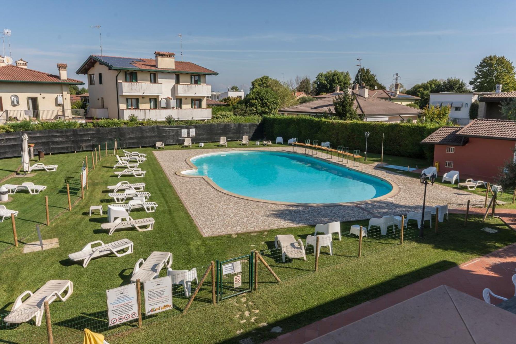 Hotel Residence - Il Giardino Del Cigno Latisana Exterior foto