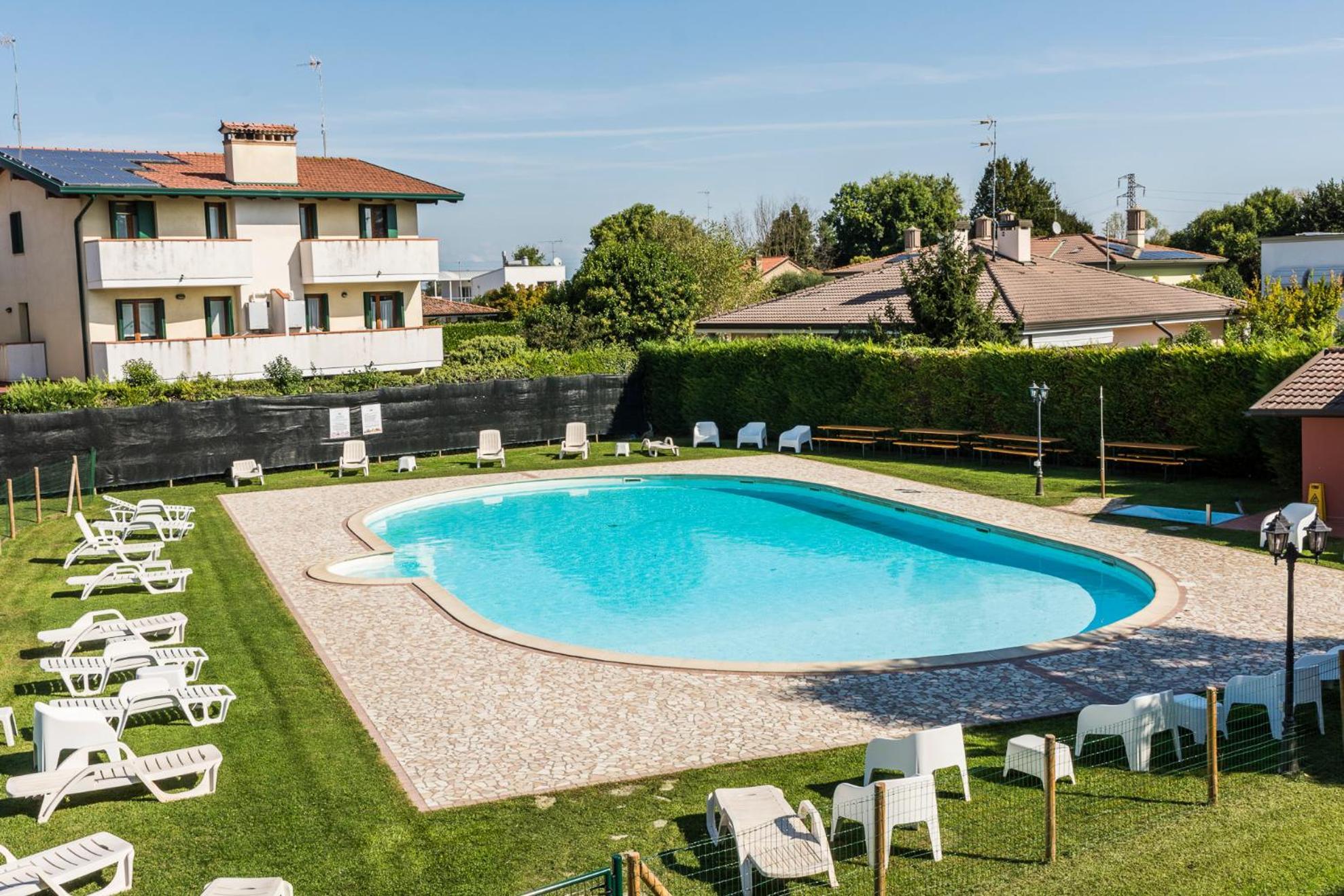 Hotel Residence - Il Giardino Del Cigno Latisana Exterior foto
